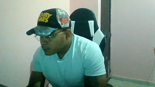 Snapshot of SaucyAffair0 chatting on July 11, 2026, 2:14 am SaucyAffair0 online show from July 11, 2026, 2:14 am