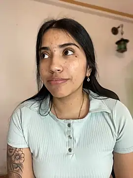 Snapshot of SaritaHot_69 chatting on December 10, 2024, 5:22 pm SaritaHot 69 online show from December 10, 2024, 5:22 pm