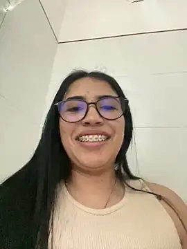 Snapshot of SaritaHot_69 chatting on December 12, 2024, 8:21 pm SaritaHot 69 online show from December 12, 2024, 8:21 pm