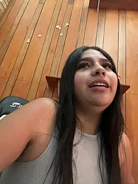 Snapshot of SaritaHot_69 chatting on March 4, 2025, 2:53 pm SaritaHot 69 online show from March 4, 2025, 2:53 pm