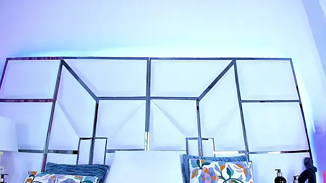 RileySweett online show from February 25, 2025, 11:30 am