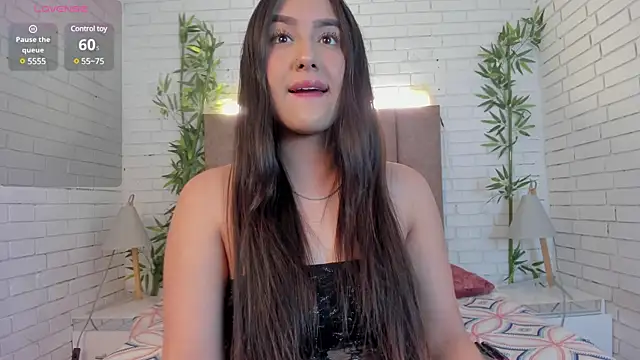 paulina sweett  online show from January 23, 2025, 1:35 pm