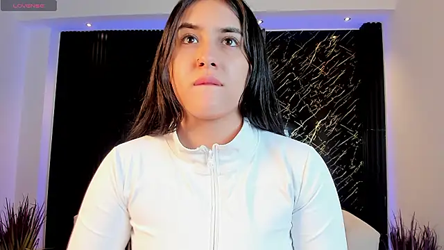 paulina sweett  online show from March 12, 2026, 12:00 pm