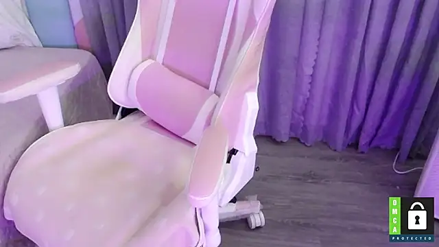 Snapshot of San___San chatting on March 6, 2025, 12:32 am San San online show from March 6, 2025, 12:32 am