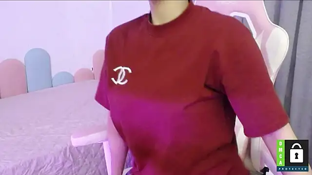 Snapshot of San___San chatting on March 6, 2025, 12:52 pm San San online show from March 6, 2025, 12:52 pm