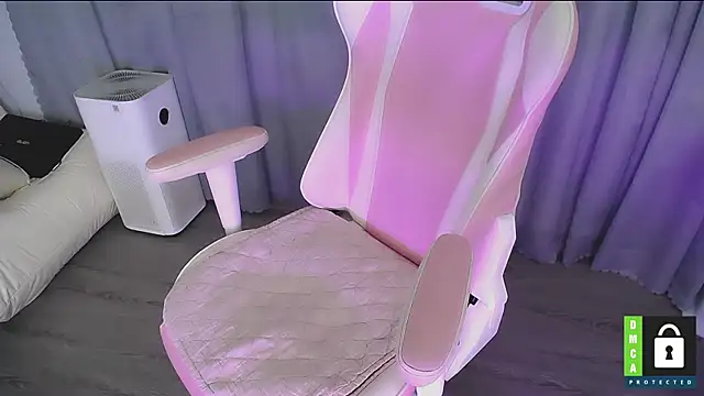 Snapshot of San___San chatting on November 28, 2025, 9:28 pm San San online show from November 28, 2025, 9:28 pm