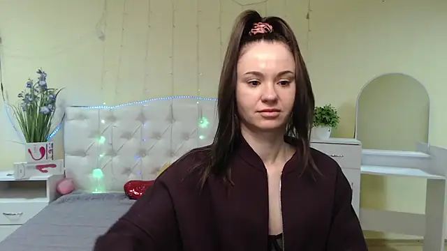 KaraCriegs online show from February 7, 2025, 1:36 am