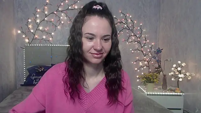 KaraCriegs online show from April 19, 2026, 6:10 pm