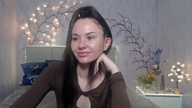 KaraCriegs online show from April 21, 2026, 3:02 am