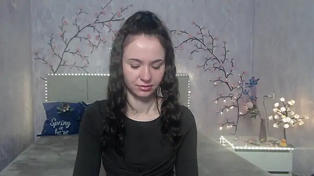 KaraCriegs online show from April 22, 2026, 5:36 pm