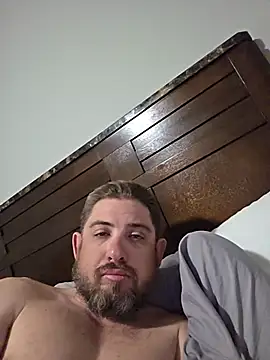 Snapshot of caliguy37 chatting on May 22, 2026, 6:42 am caliguy37 online show from May 22, 2026, 6:42 am