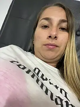 Iris love18 online show from February 14, 2025, 1:02 am