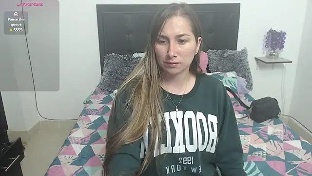 Iris love18 online show from February 26, 2025, 2:15 am