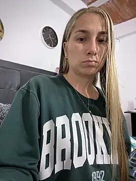 Iris love18 online show from March 12, 2025, 7:38 pm