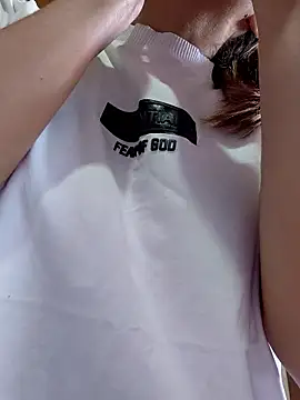 Iris love18 online show from January 14, 2026, 4:23 pm