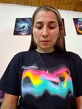 Iris love18 online show from March 25, 2026, 4:02 pm