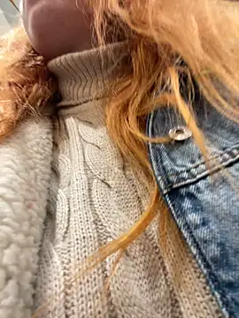 NadiraNoor online show from December 12, 2024, 7:04 pm