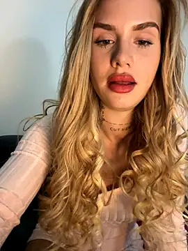 EmiliaCatalina online show from December 20, 2025, 1:45 am