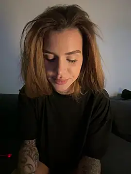 EmiliaCatalina online show from February 14, 2026, 2:52 am