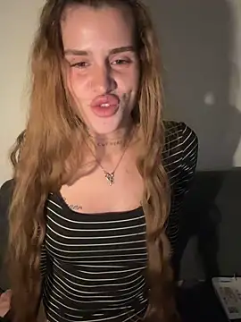 EmiliaCatalina online show from June 4, 2026, 12:05 am