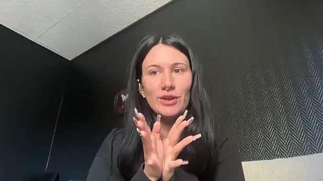 Furyofmoon online show from April 21, 2026, 6:31 am