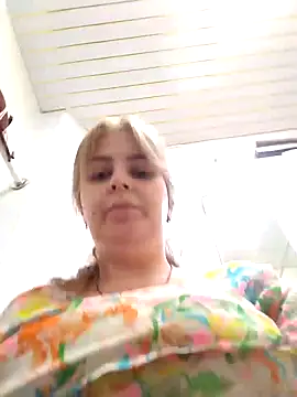 Lady nice cat online show from February 13, 2025, 7:24 am