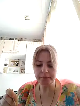 Lady nice cat online show from February 14, 2025, 7:59 am