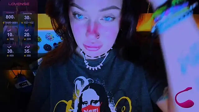 EllieOz online show from March 6, 2025, 5:43 pm