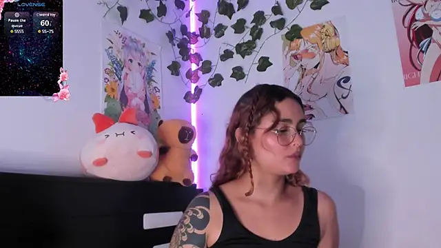 Violette-Ramirez01 online show from January 14, 2025, 9:41 pm