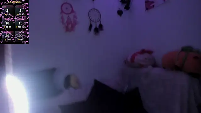 Violette-Ramirez01 online show from October 9, 2025, 11:14 pm