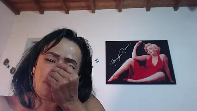 Snapshot of seleneh chatting on February 17, 2025, 11:53 pm seleneh online show from February 17, 2025, 11:53 pm