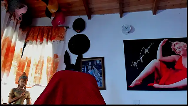 Snapshot of seleneh chatting on September 29, 2025, 4:56 pm seleneh online show from September 29, 2025, 4:56 pm