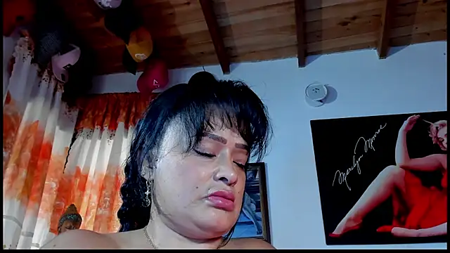 Snapshot of seleneh chatting on October 4, 2025, 6:28 pm seleneh online show from October 4, 2025, 6:28 pm