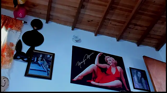 Snapshot of seleneh chatting on October 5, 2025, 5:11 pm seleneh online show from October 5, 2025, 5:11 pm