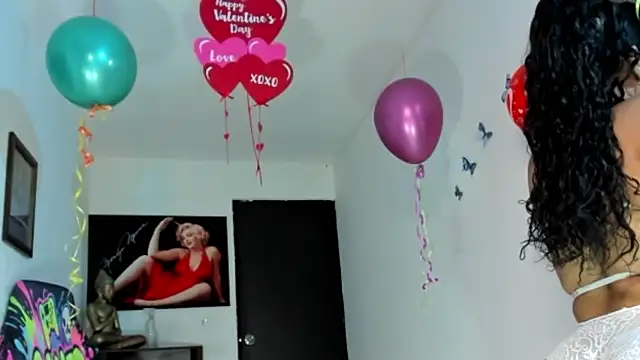 Snapshot of seleneh chatting on February 18, 2026, 9:44 pm seleneh online show from February 18, 2026, 9:44 pm