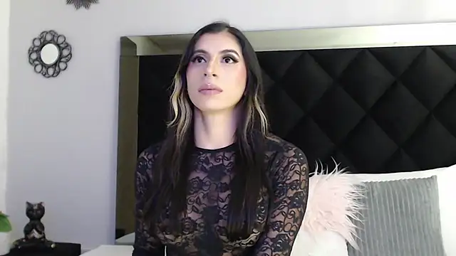 KinaCooper online show from November 11, 2025, 6:30 pm