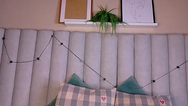 nahomi campbell online show from April 9, 2026, 8:25 pm