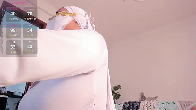 Amina hafsa online show from September 21, 2025, 9:05 pm