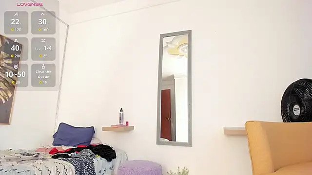 Amina hafsa online show from April 18, 2026, 7:07 pm