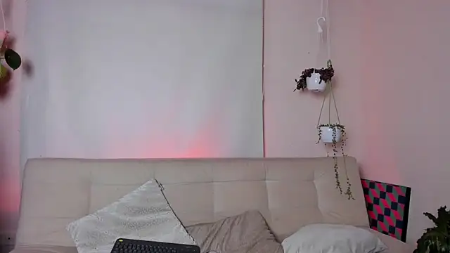 Snapshot of roselinedior chatting on January 30, 2025, 12:59 pm roselinedior online show from January 30, 2025, 12:59 pm