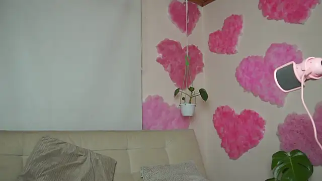 Snapshot of roselinedior chatting on March 3, 2025, 4:14 pm roselinedior online show from March 3, 2025, 4:14 pm