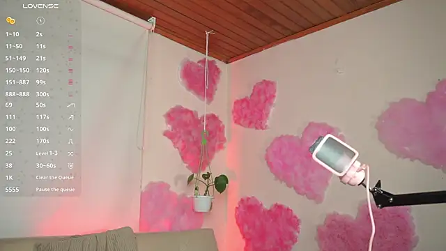 Snapshot of roselinedior chatting on March 6, 2025, 4:38 pm roselinedior online show from March 6, 2025, 4:38 pm