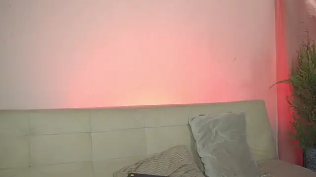 Snapshot of roselinedior chatting on March 19, 2025, 4:13 pm roselinedior online show from March 19, 2025, 4:13 pm