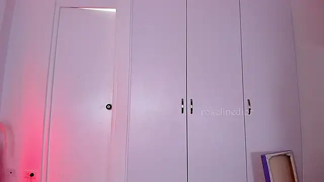 Snapshot of roselinedior chatting on September 11, 2025, 3:12 pm roselinedior online show from September 11, 2025, 3:12 pm