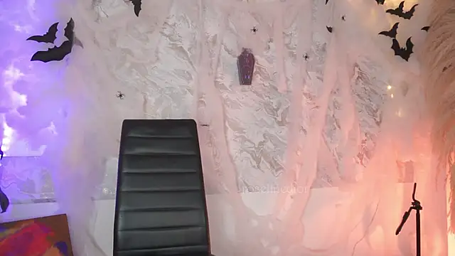 Snapshot of roselinedior chatting on October 21, 2025, 3:02 pm roselinedior online show from October 21, 2025, 3:02 pm