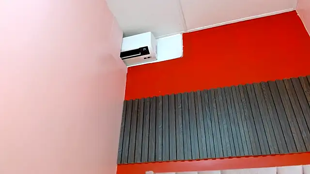 VeronicaRobles online show from September 24, 2025, 6:44 pm