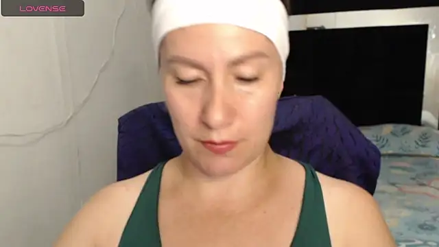 Snapshot of CATRINA-83 chatting on May 5, 2026, 11:02 pm CATRINA-83 online show from May 5, 2026, 11:02 pm