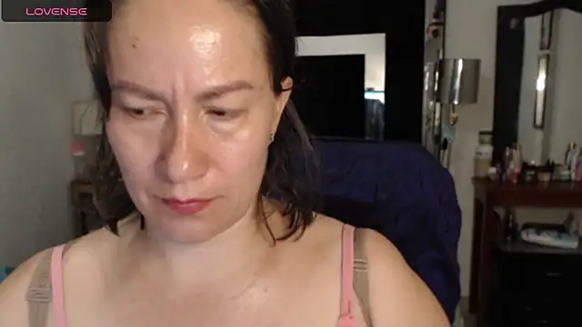 Snapshot of CATRINA-83 chatting on May 9, 2026, 11:37 am CATRINA-83 online show from May 9, 2026, 11:37 am