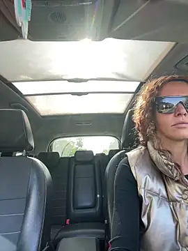 tmona1917 online show from October 2, 2025, 9:27 am