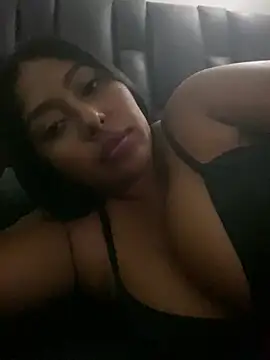 emmyjhonson07 online show from January 16, 2025, 12:45 am